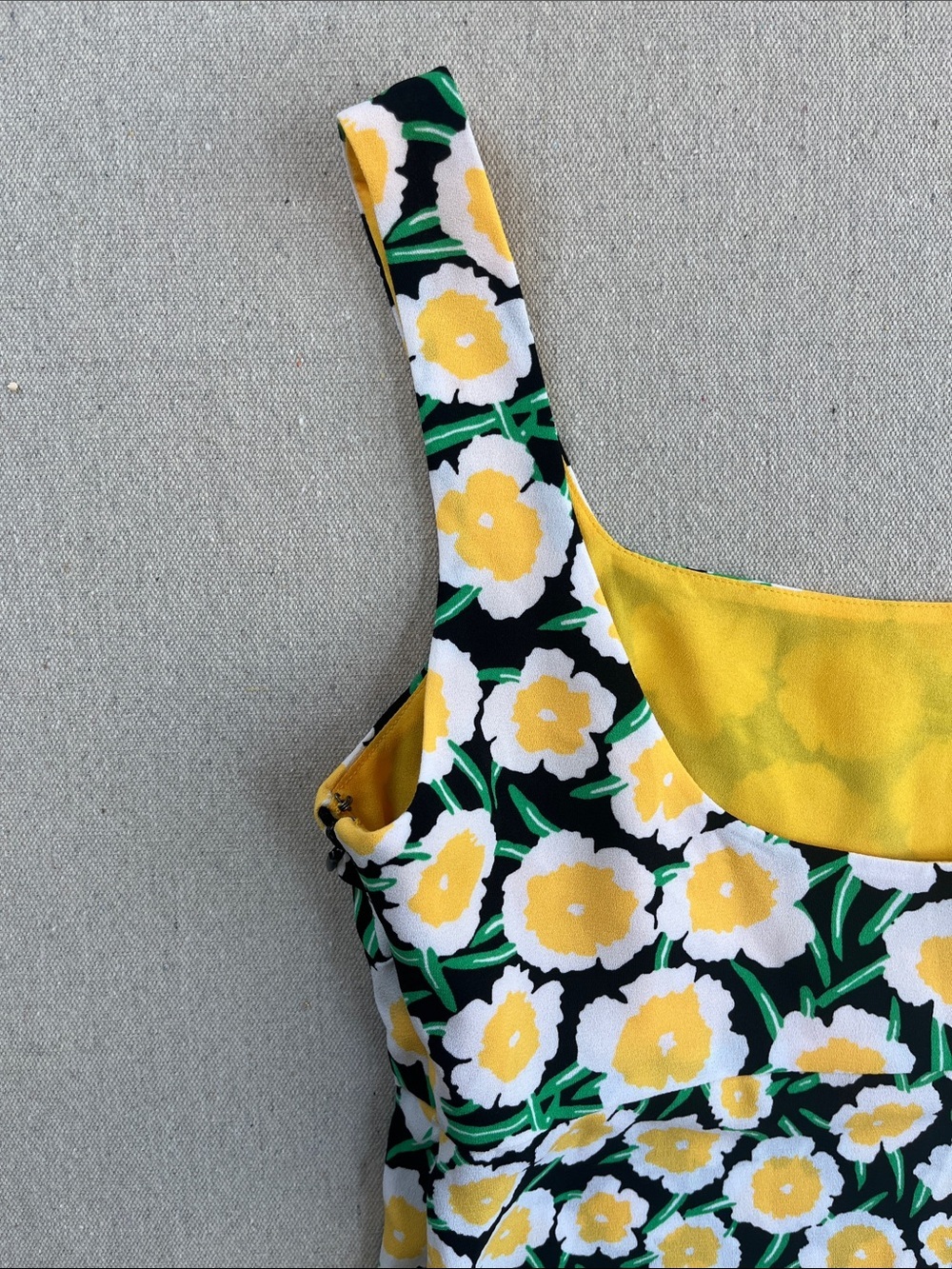 Diane Von Furstenberg Floral Mini Dress Yellow Daisy Print Size 2 - Picture 11 of 13